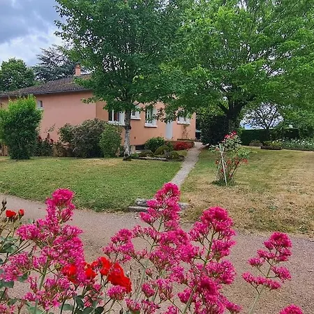 Prázdninový dům Les Paquerettes, De Campagne 1300 M2 De Terrain A 20min Du Puy Du Fou *